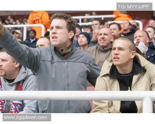 足球明星与黑帮球迷的复杂关系揭秘与背后故事探讨